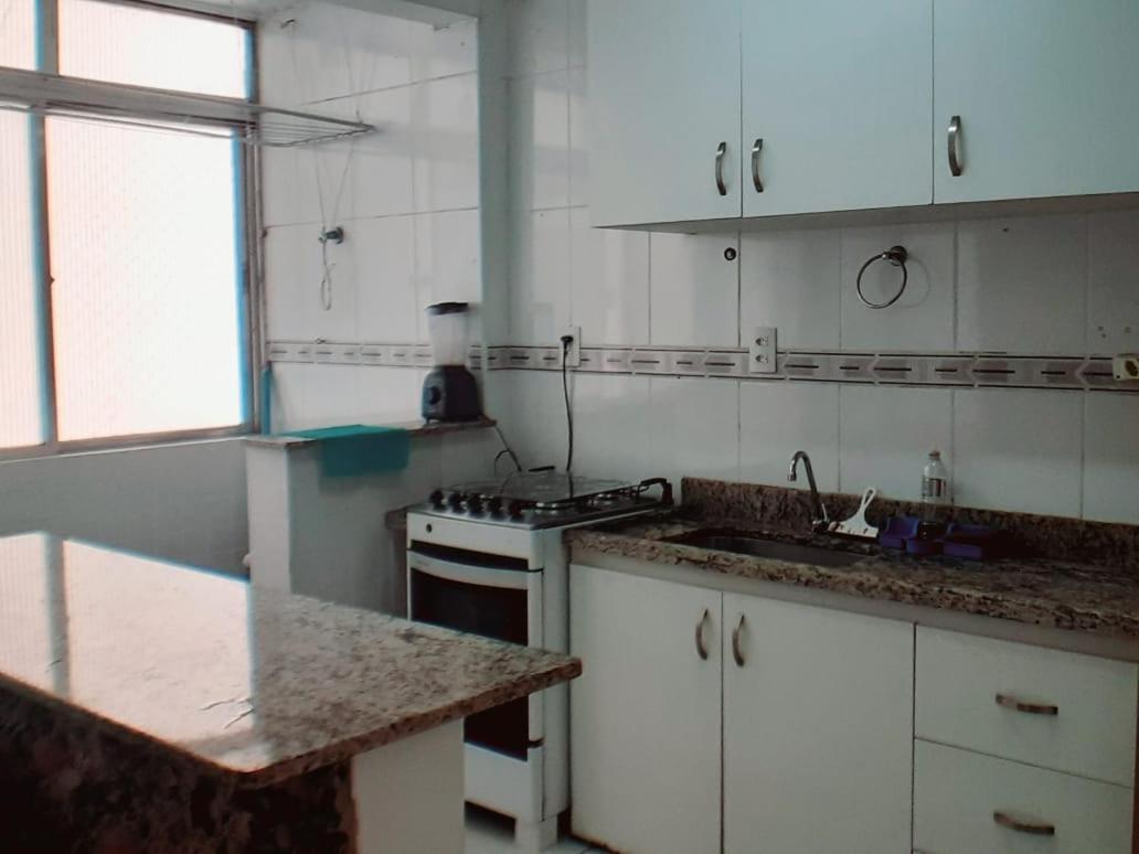 Apartamento Vento E Mar - 2 Quartos Com Sacada Na Quadra Da Praia Do Gonzaga Santos  Exterior photo